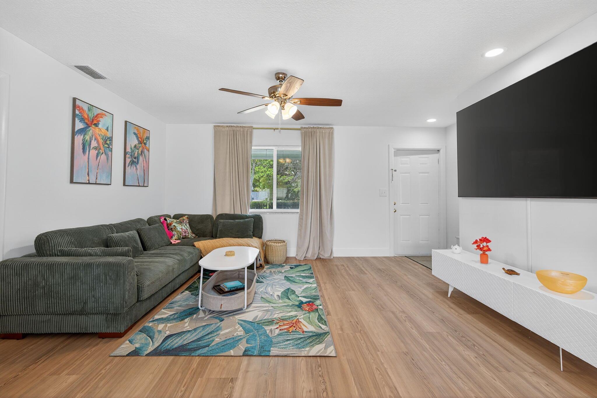 JUNO ISLES 3 - Residential Lease