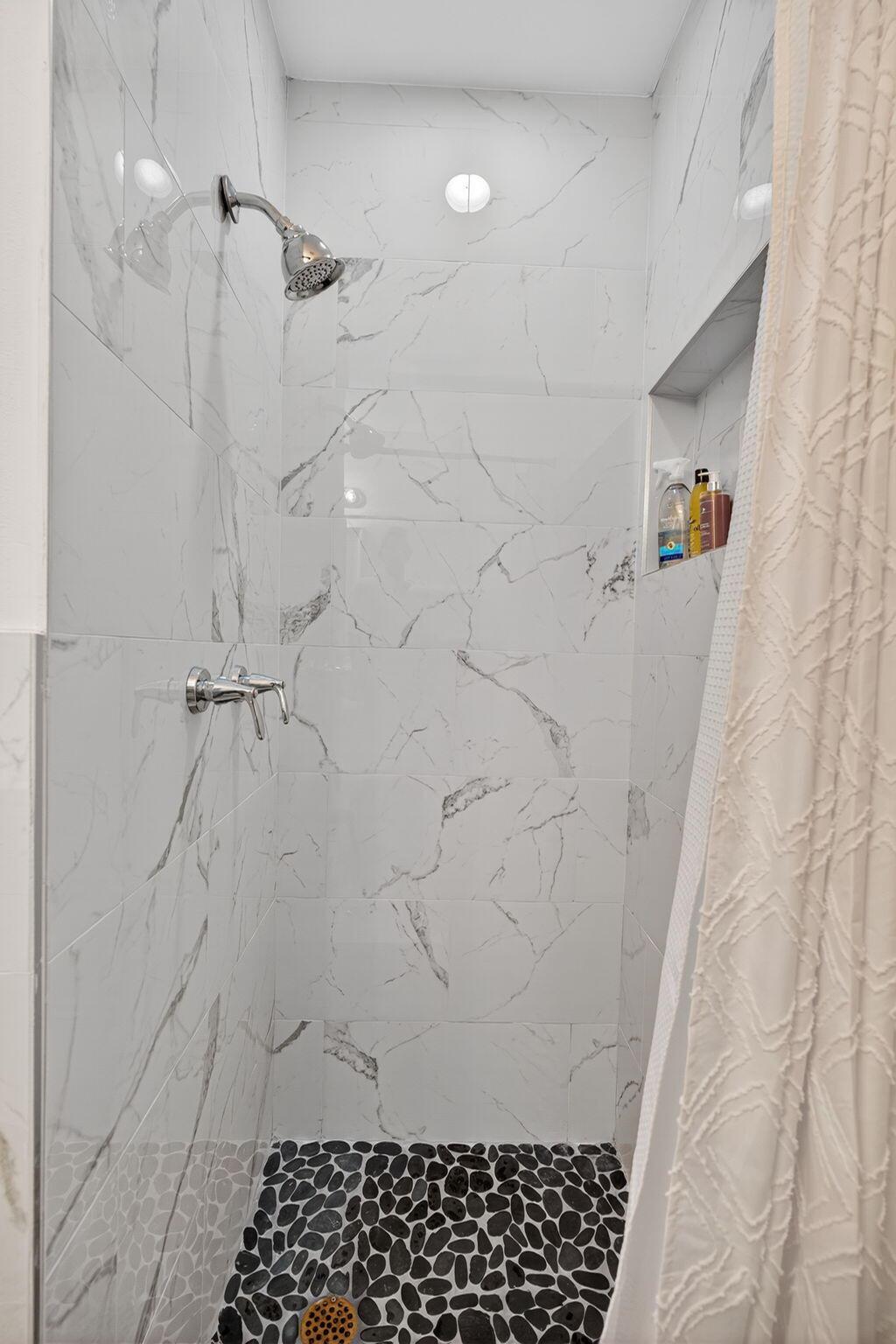 JUNO ISLES 3 - Residential Lease