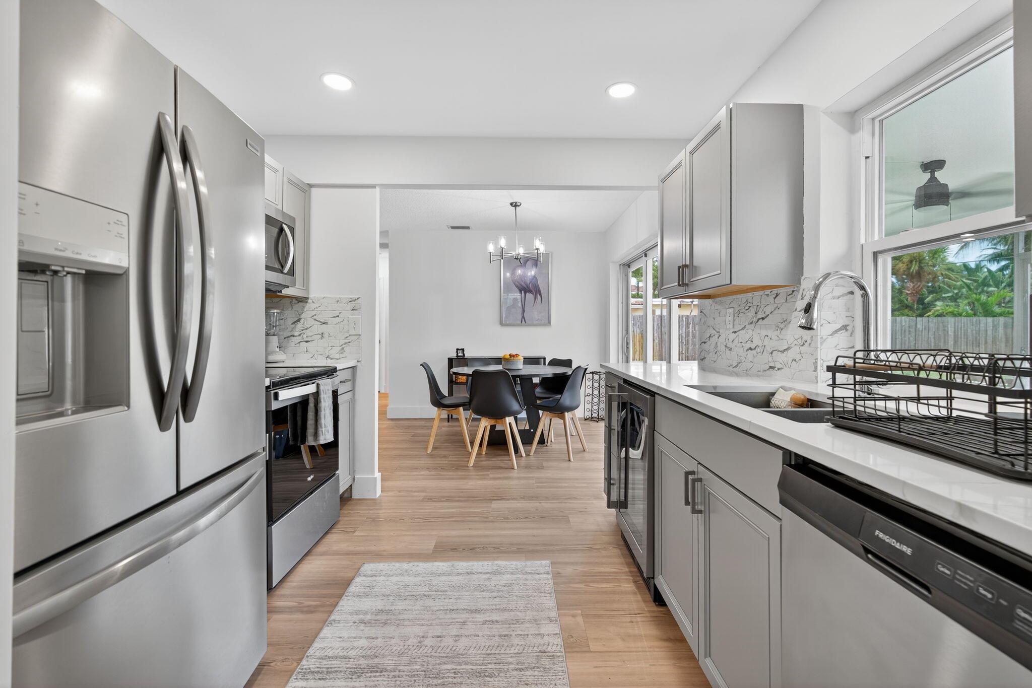 JUNO ISLES 3 - Residential Lease