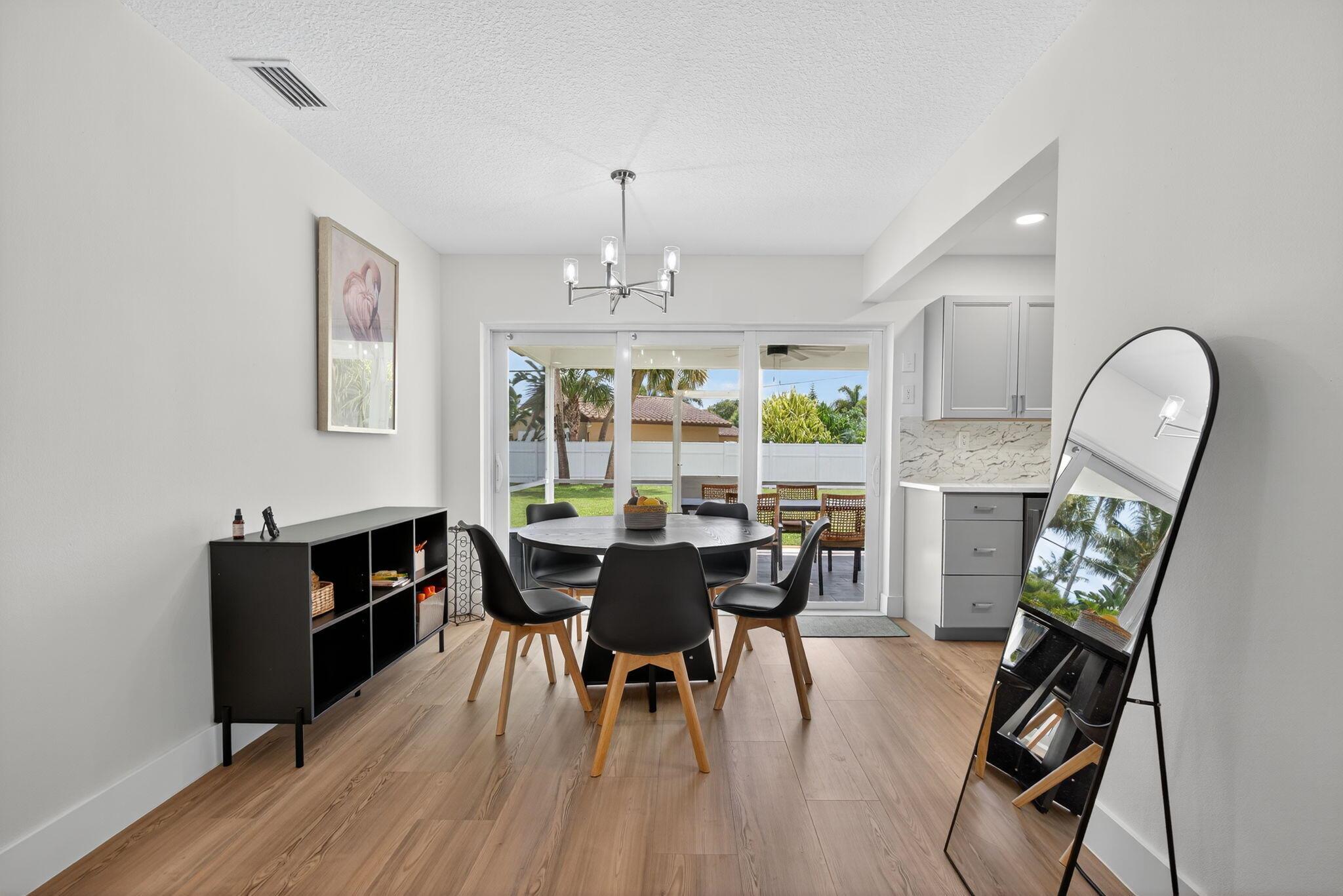 JUNO ISLES 3 - Residential Lease