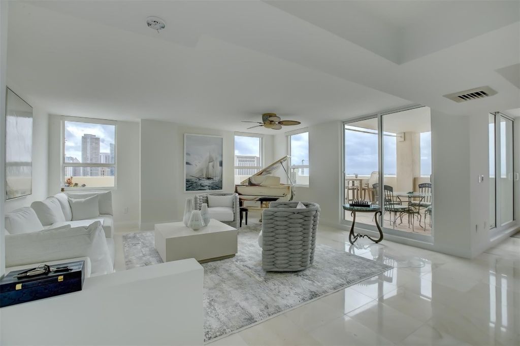 Photo of 600 W Las Olas Boulevard #1905-s, Fort Lauderdale, FL 33312 (MLS # F10435890)
