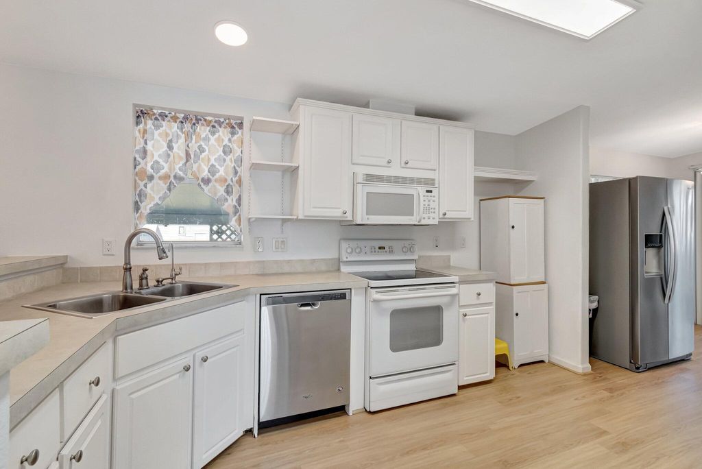 Photo of 6012 Daiquiri Bay, Boynton Beach, FL 33436 (MLS # R11113936)