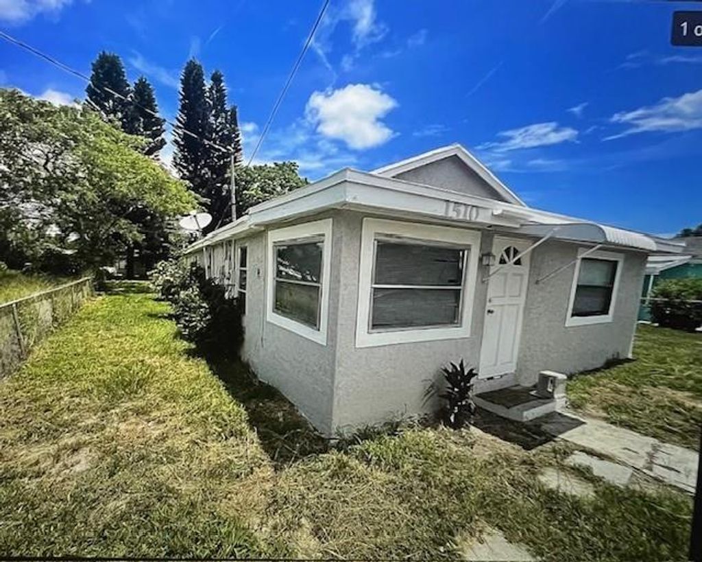 Photo of 1510 Avenue H, Fort Pierce, FL 34950 (MLS # F10535489)