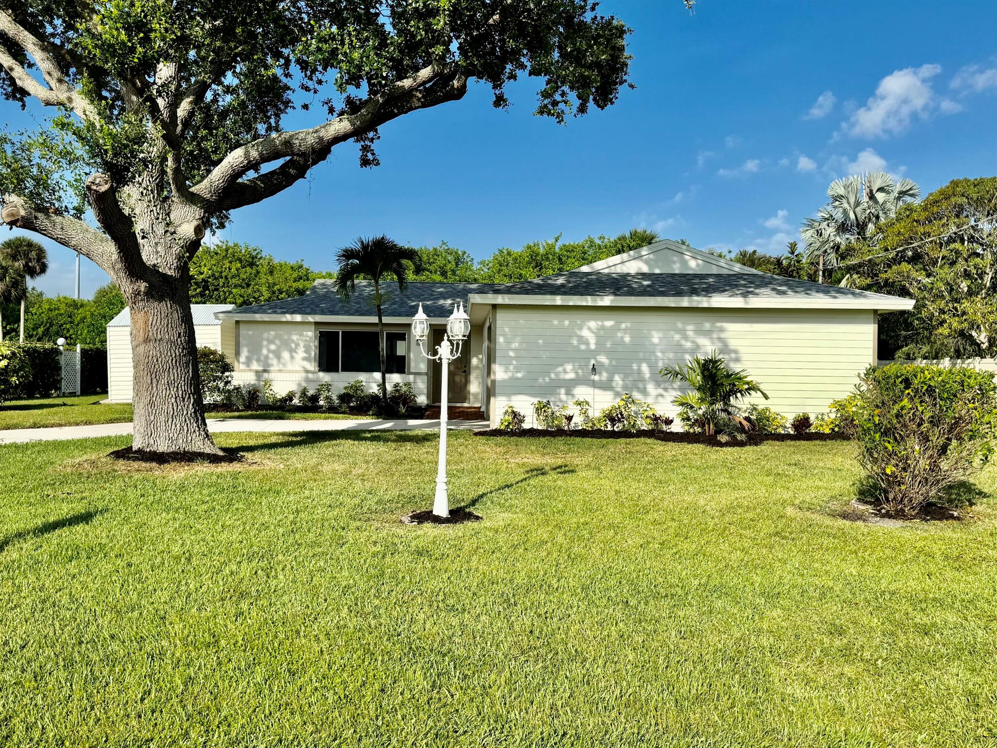 2143 4th Court SE