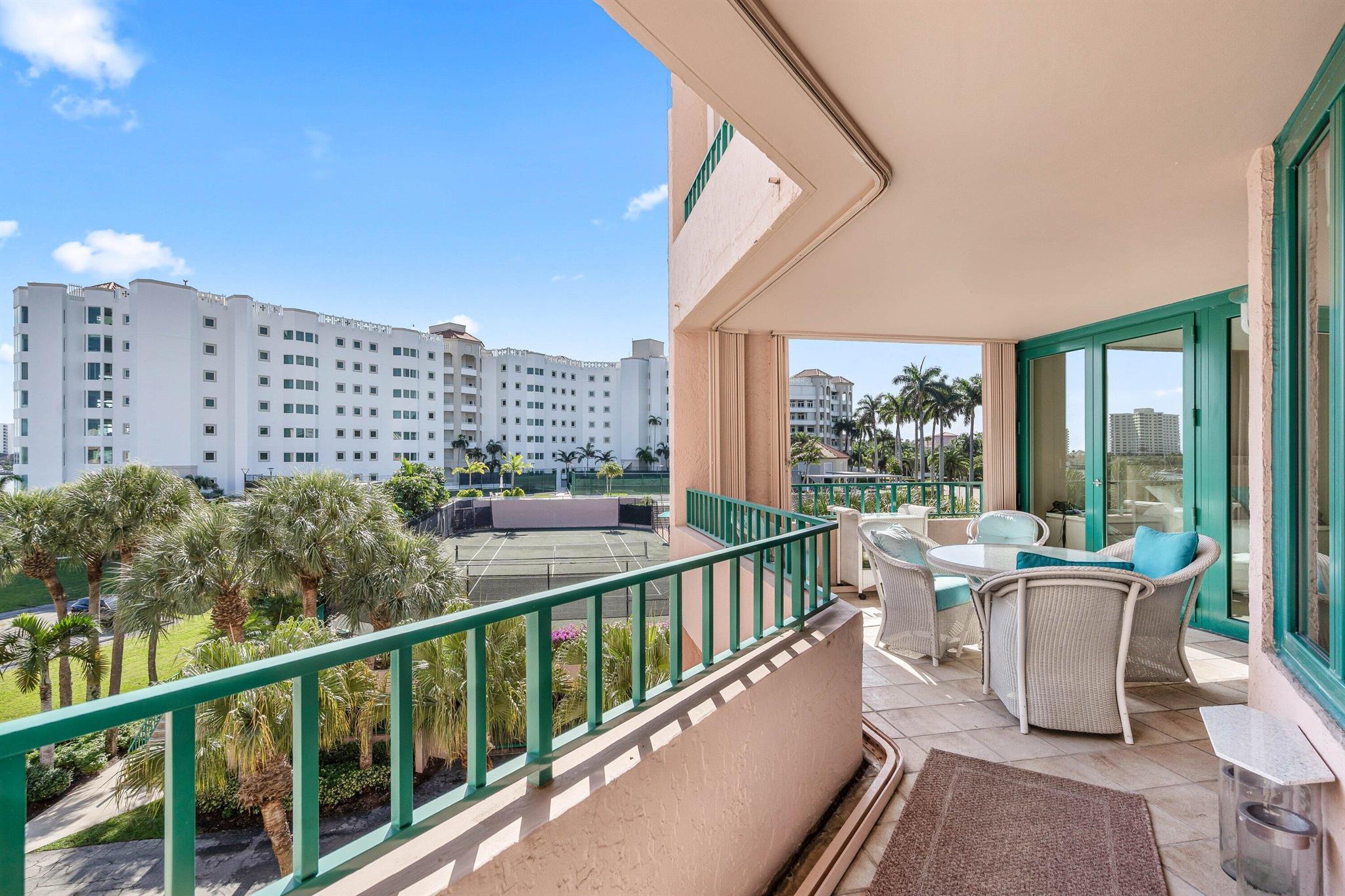 MIZNER COURT - Residential