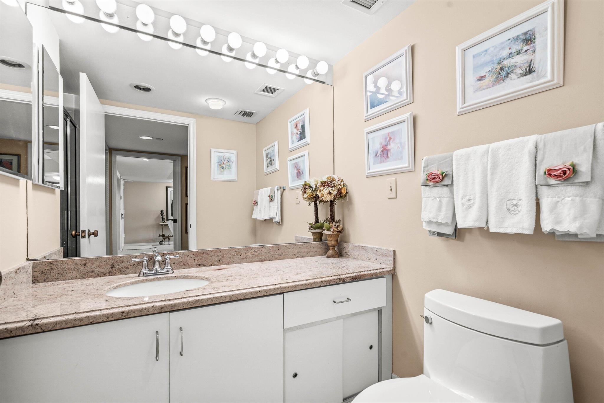 MIZNER COURT - Residential