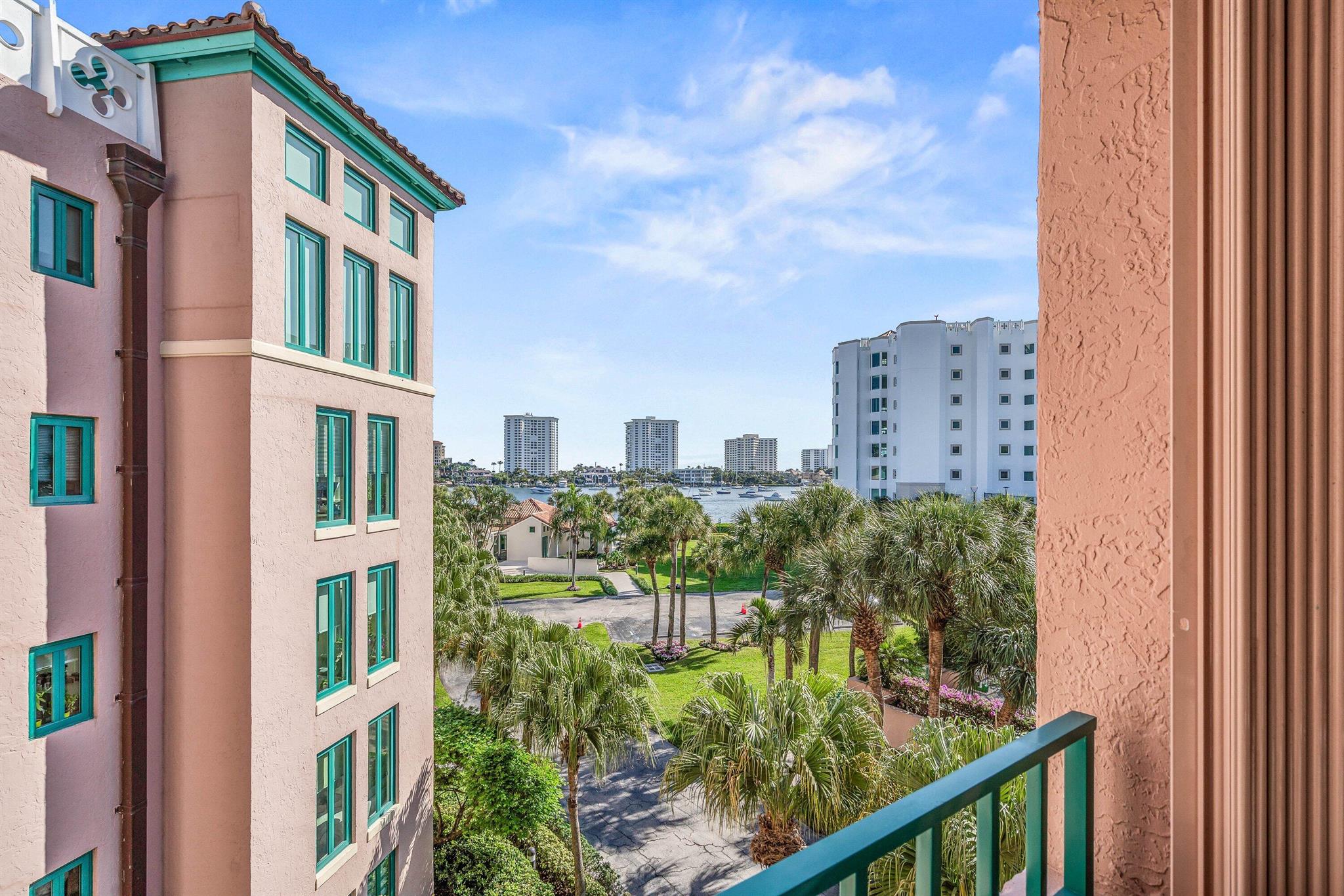 MIZNER COURT - Residential