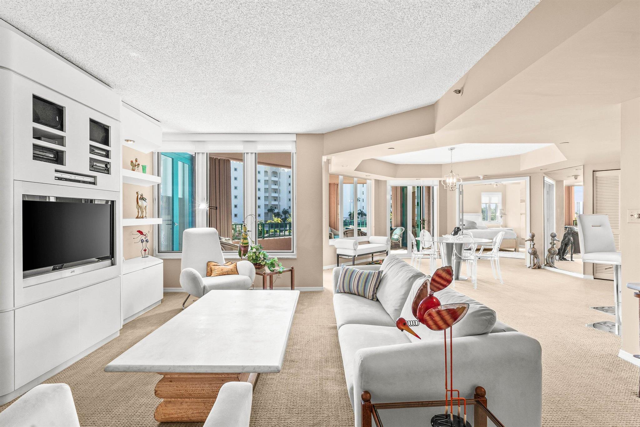 MIZNER COURT - Residential