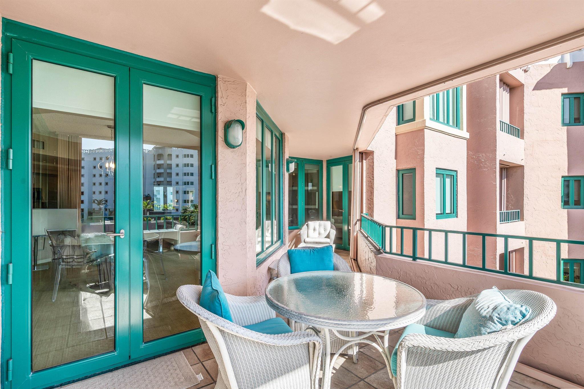 MIZNER COURT - Residential