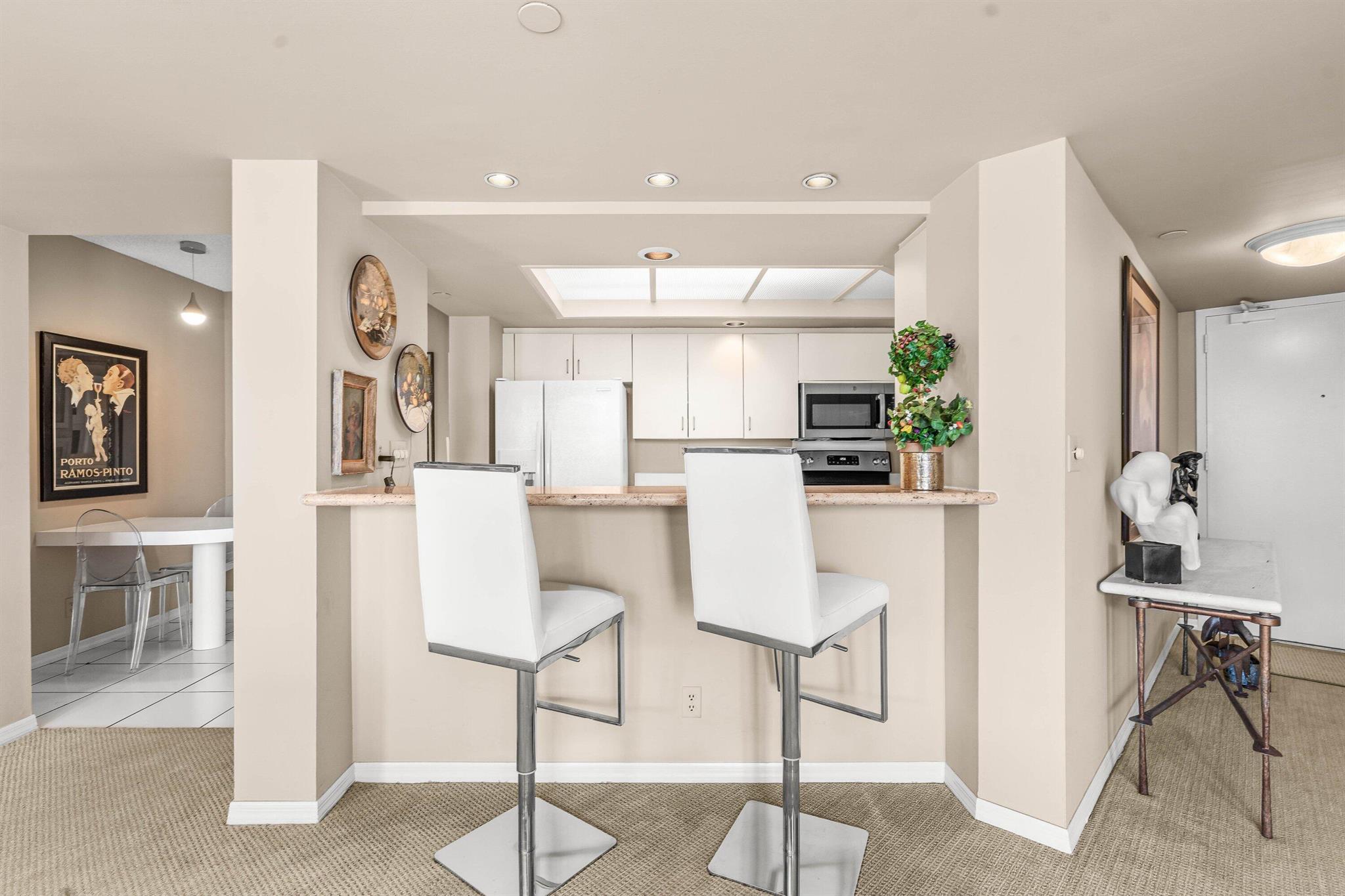 MIZNER COURT - Residential