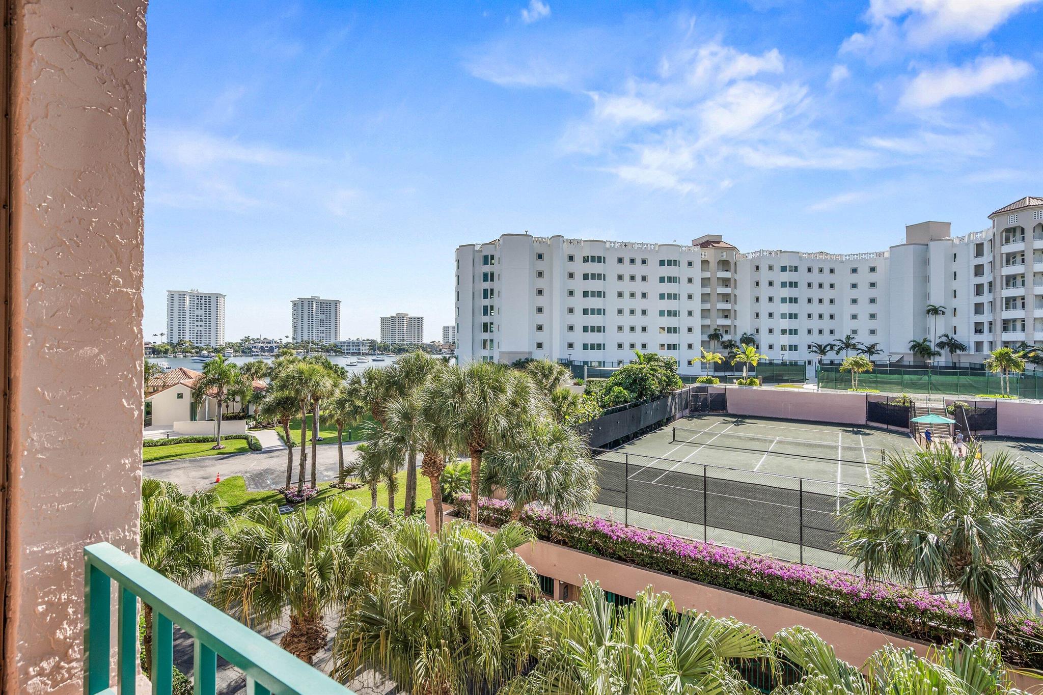 MIZNER COURT - Residential