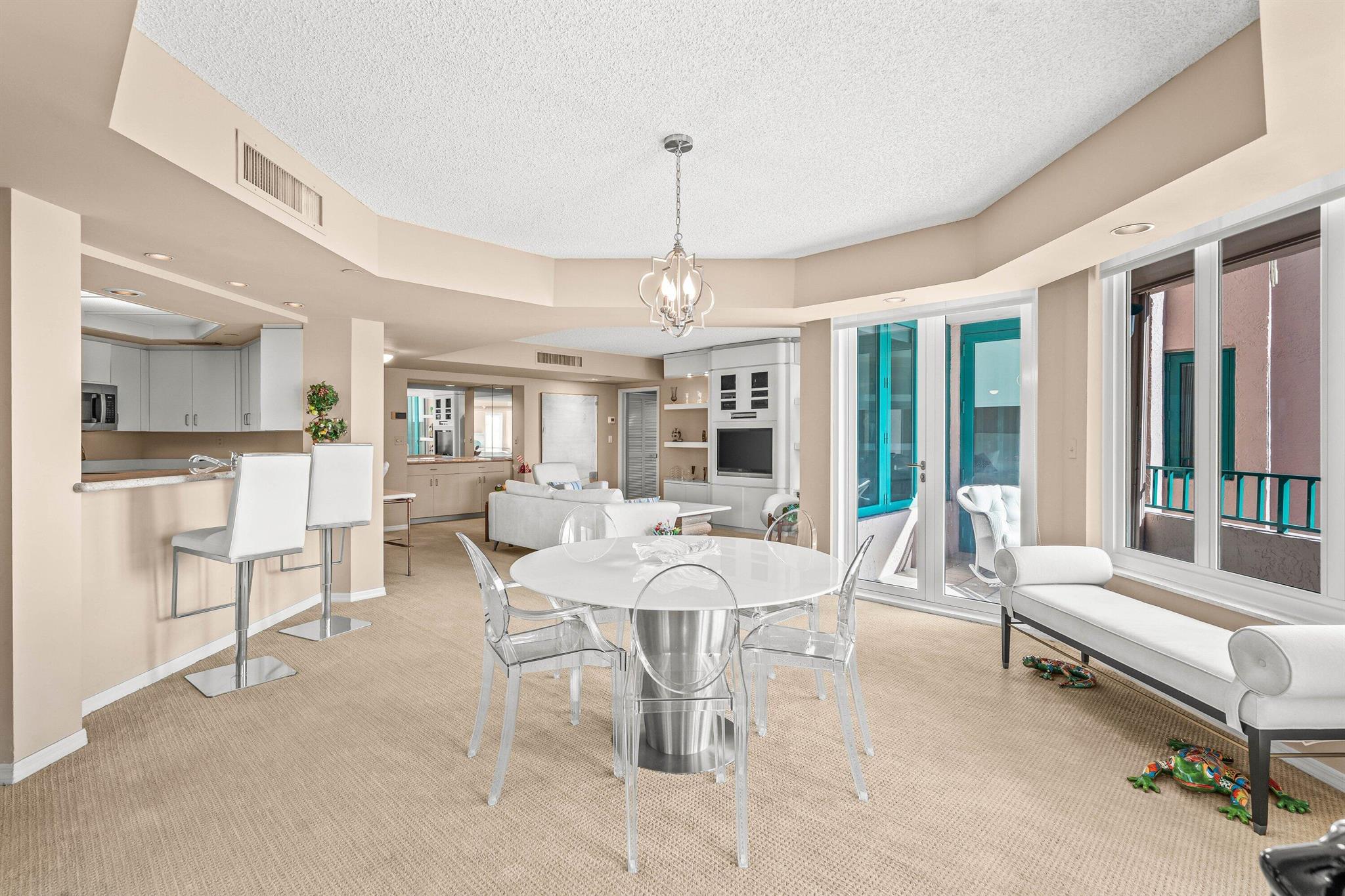 MIZNER COURT - Residential