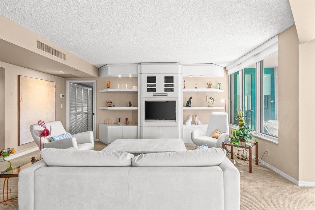 Photo of 140 SE 5th Avenue #442, Boca Raton, FL 33432 (MLS # R11149544)