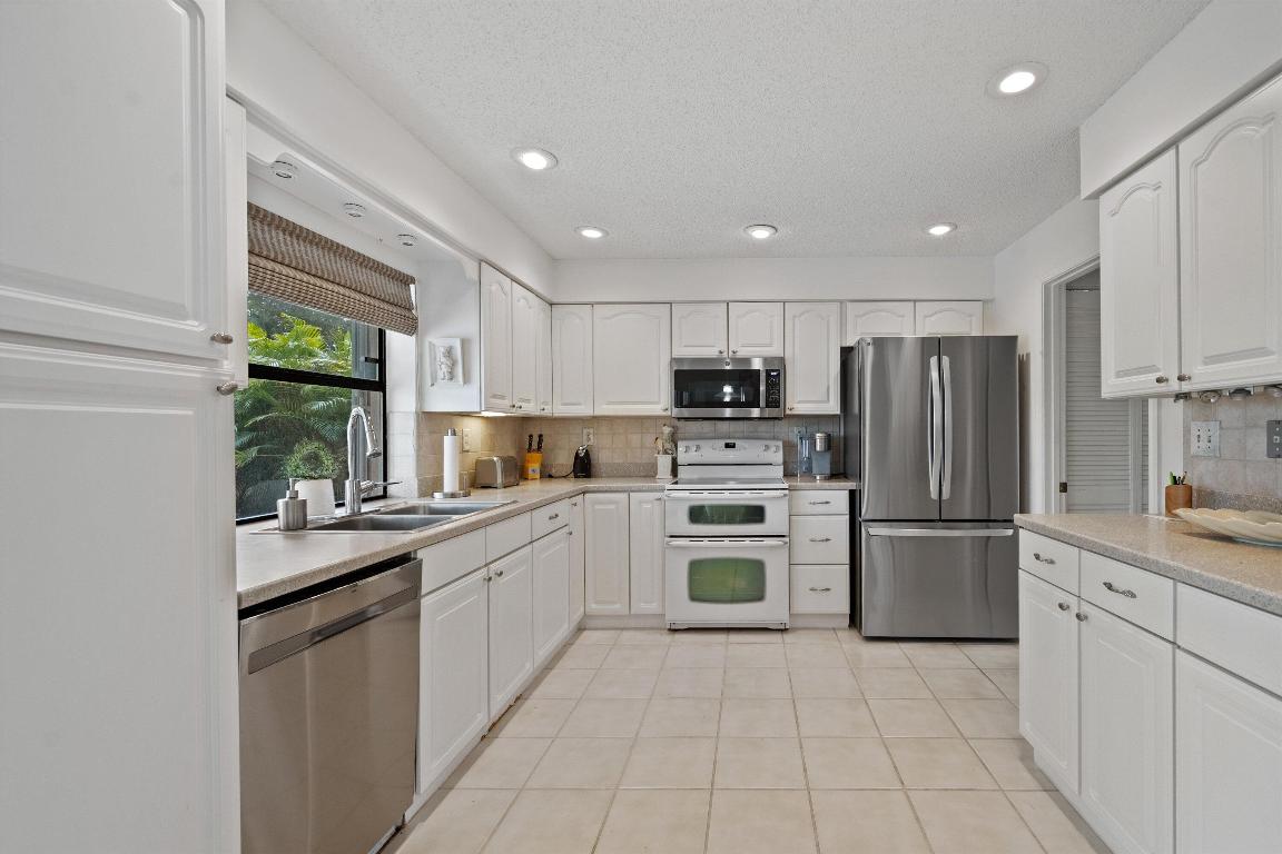 BOCA GREENS 2 - Residential