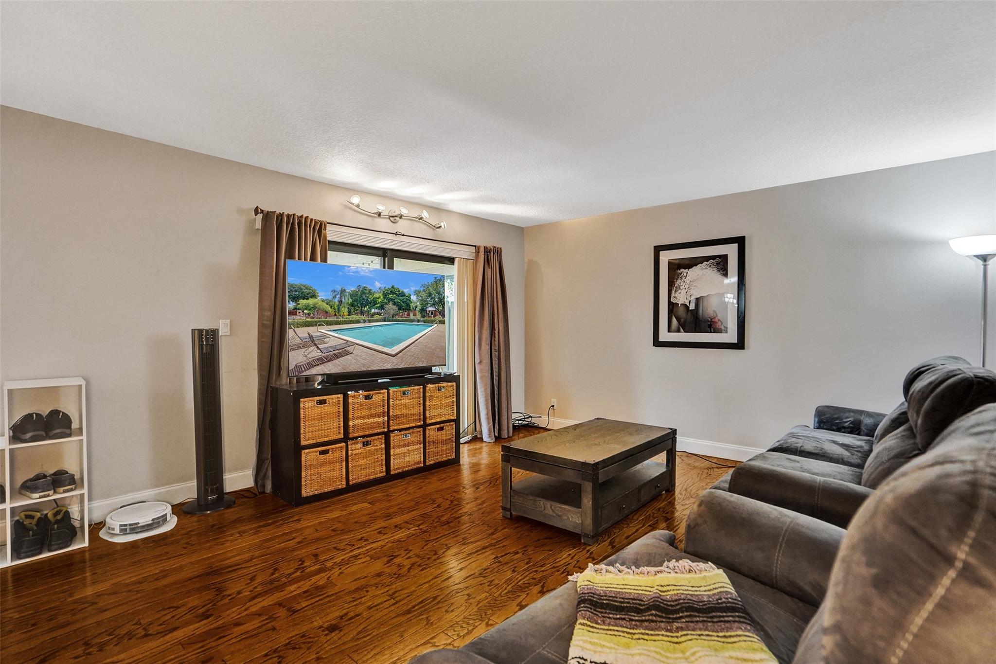 WOODVALE - Residential