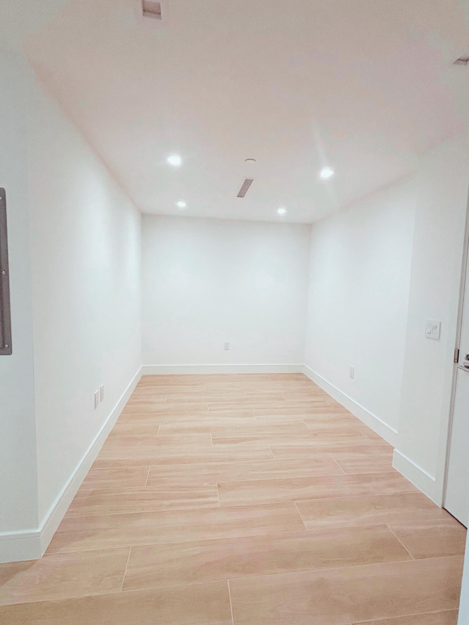 2411 Laguna Circle 1104