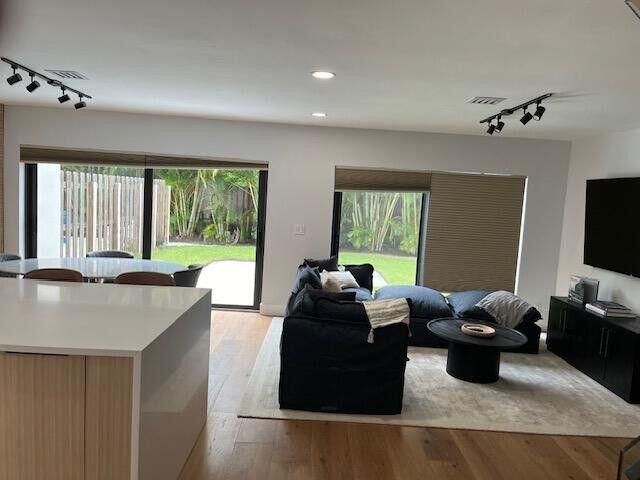 541 N Ocean Boulevard 5610