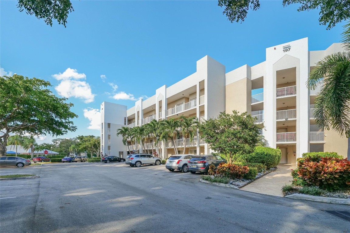 Sunrise Lakes Phase IV - Residential