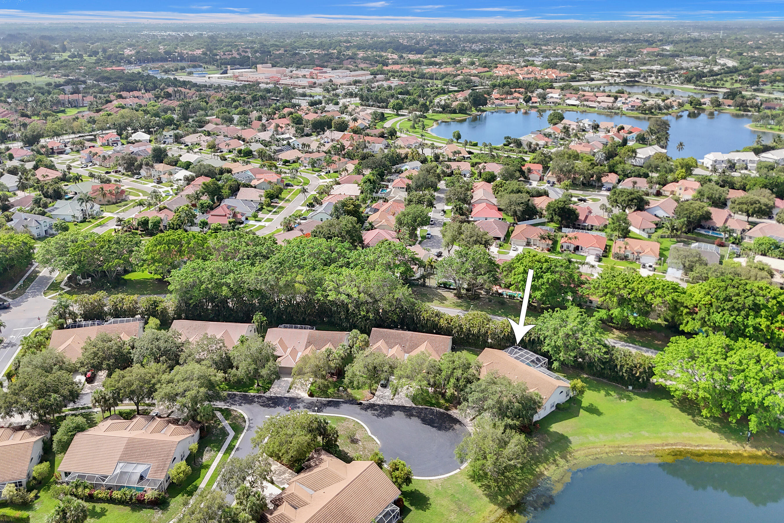 LAKE CHARLESTON / WATER'S EDGE - Residential