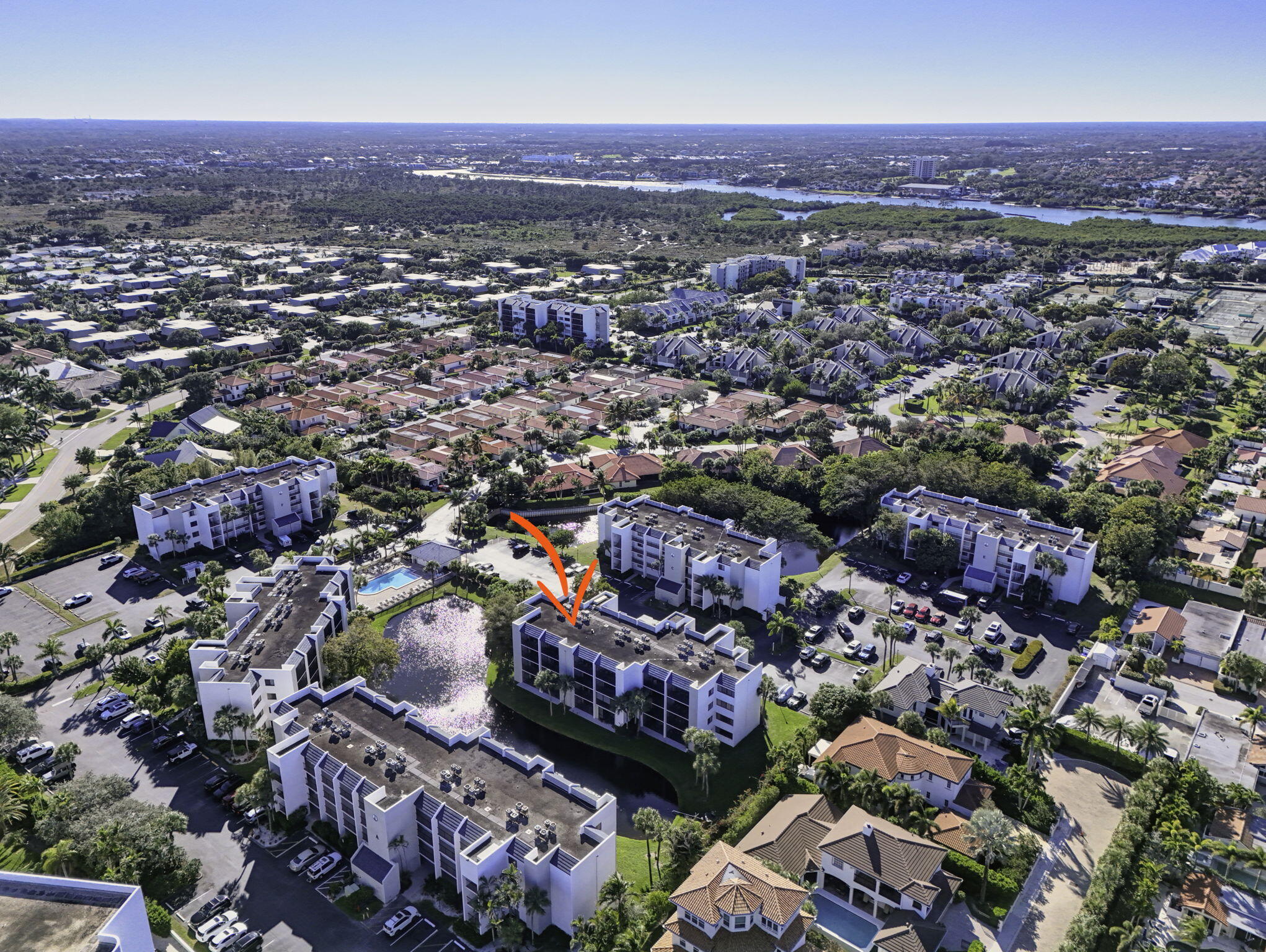 SEA RISE COND DECL FILED 9-21-81 - Residential