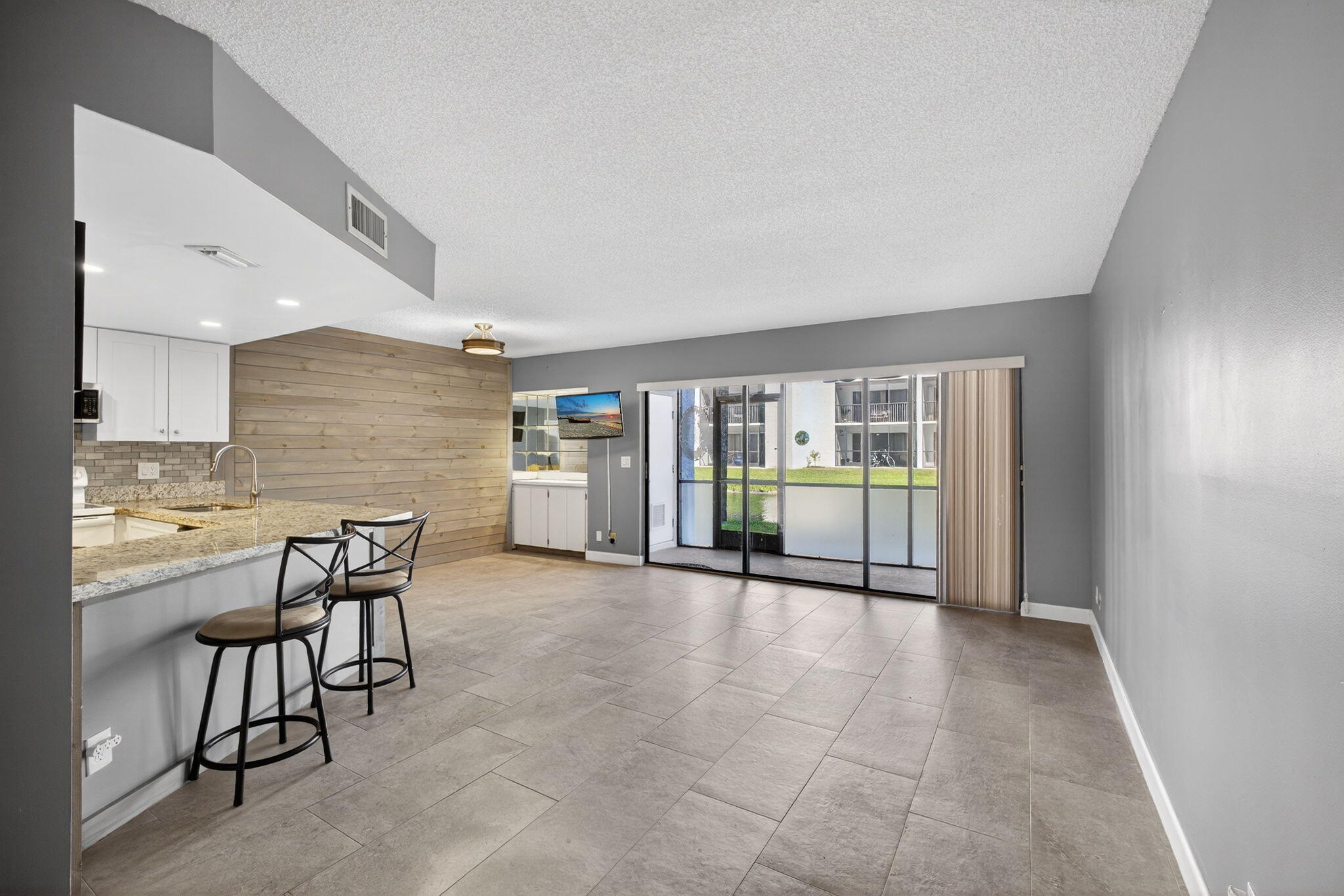 1605 S Us Highway 1 D105