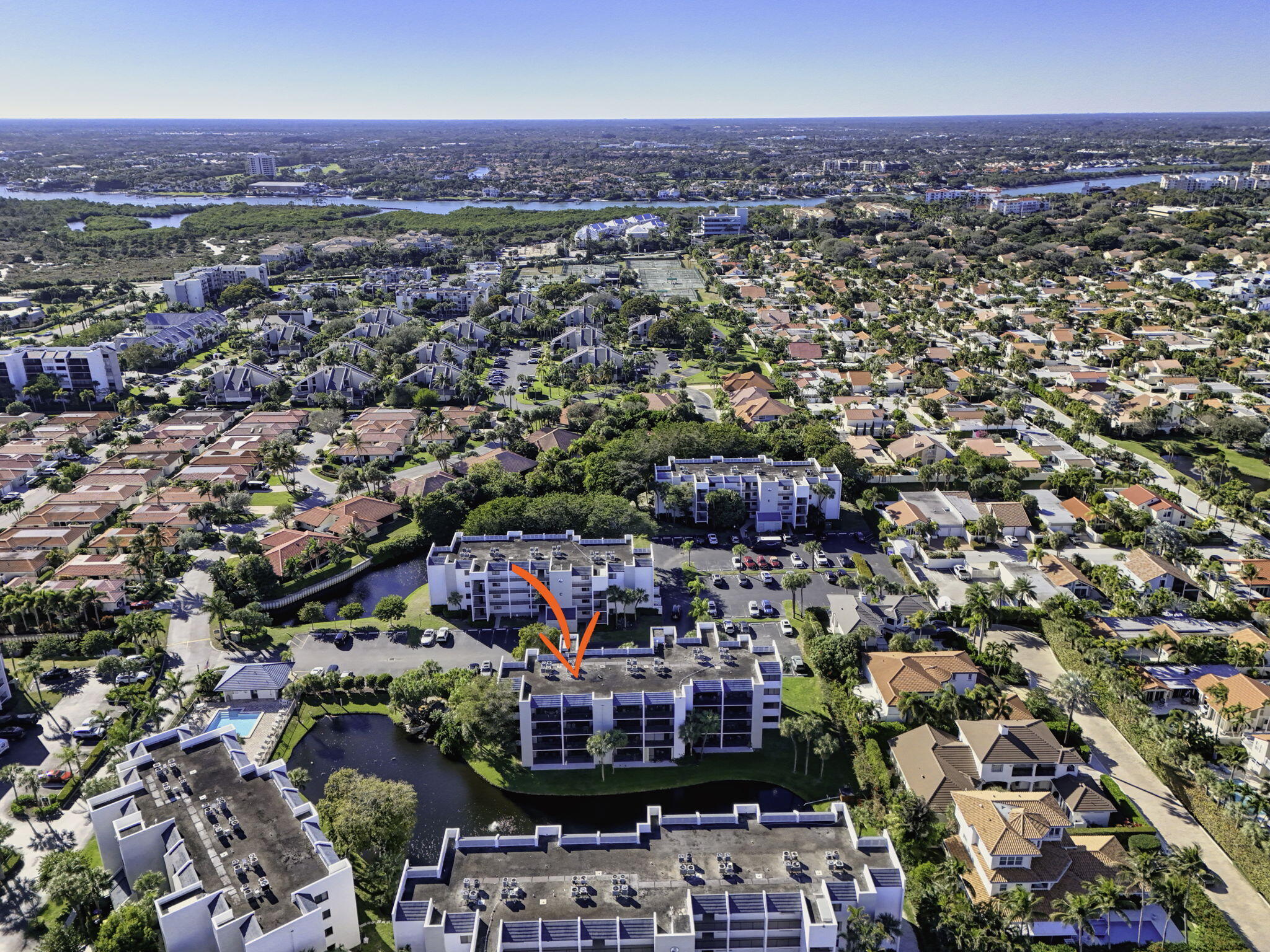 SEA RISE COND DECL FILED 9-21-81 - Residential