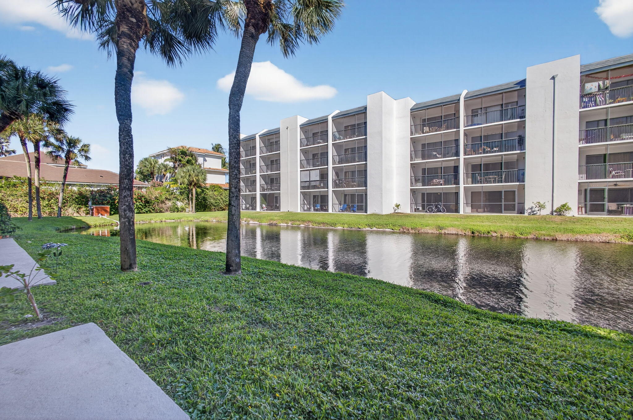 SEA RISE COND DECL FILED 9-21-81 - Residential