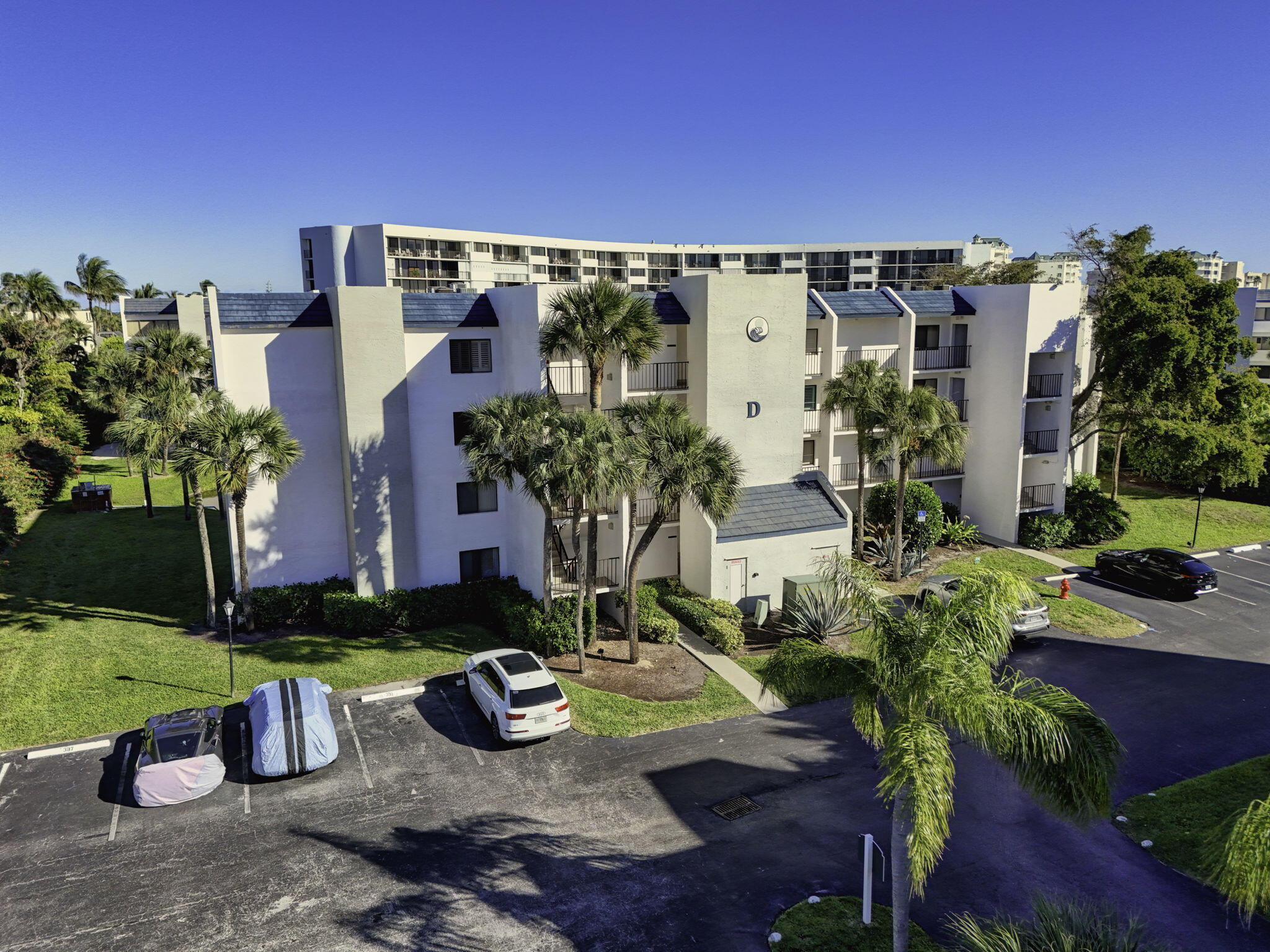 SEA RISE COND DECL FILED 9-21-81 - Residential