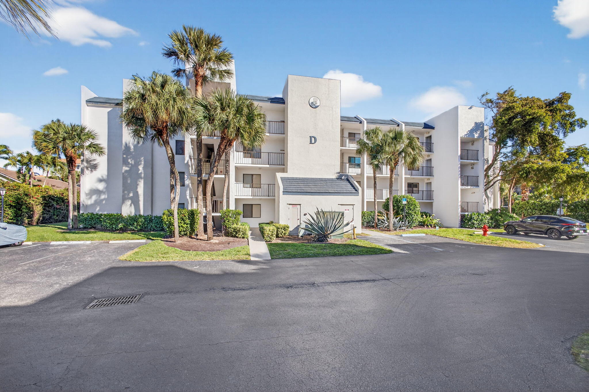 SEA RISE COND DECL FILED 9-21-81 - Residential