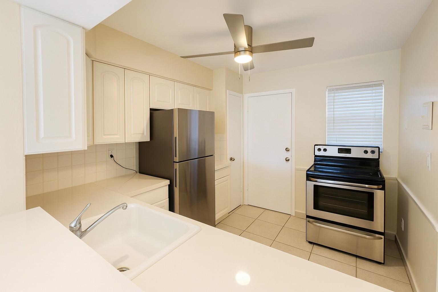 SIXTH HORIZONS CONDO - Residential Lease