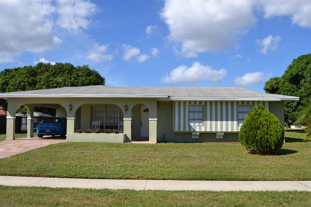 Photo of 854 Sandia Avenue, Port Saint Lucie, FL 34983 (MLS # R10753432)