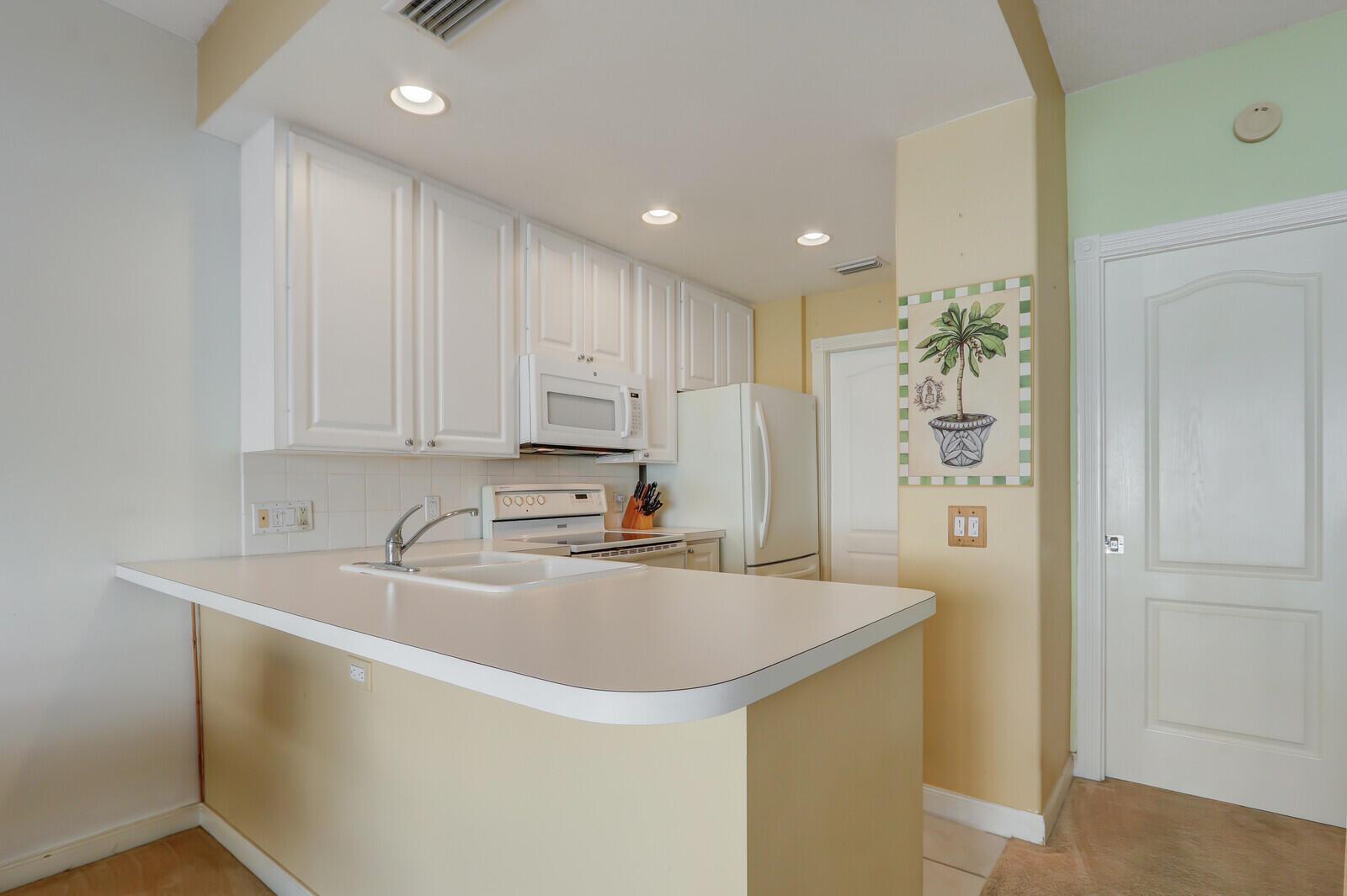 Tequesta Oaks - Residential