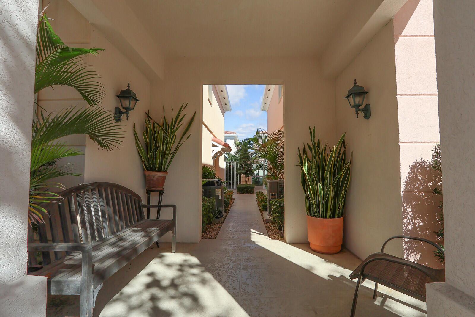Tequesta Oaks - Residential