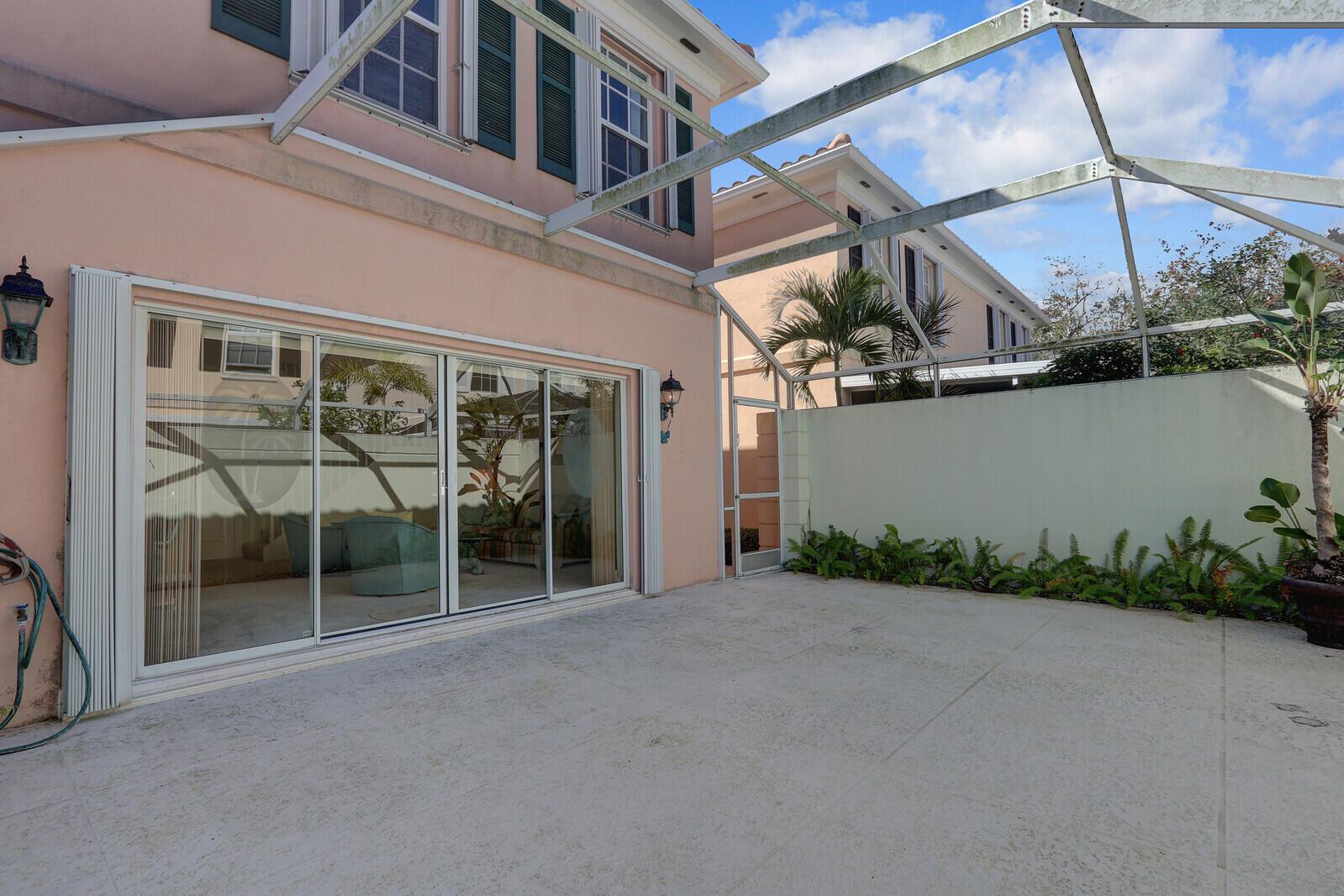 Tequesta Oaks - Residential