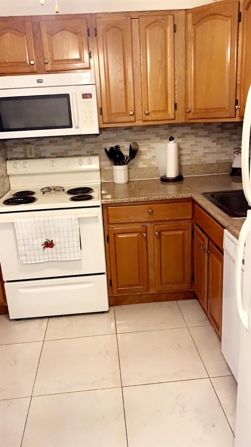 3000 NW 48th Terrace 422