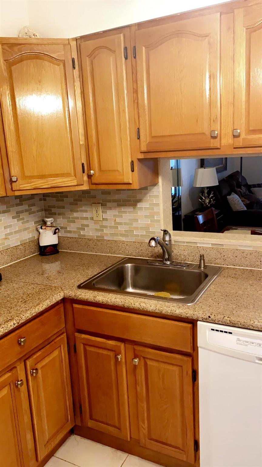 3000 NW 48th Terrace 422