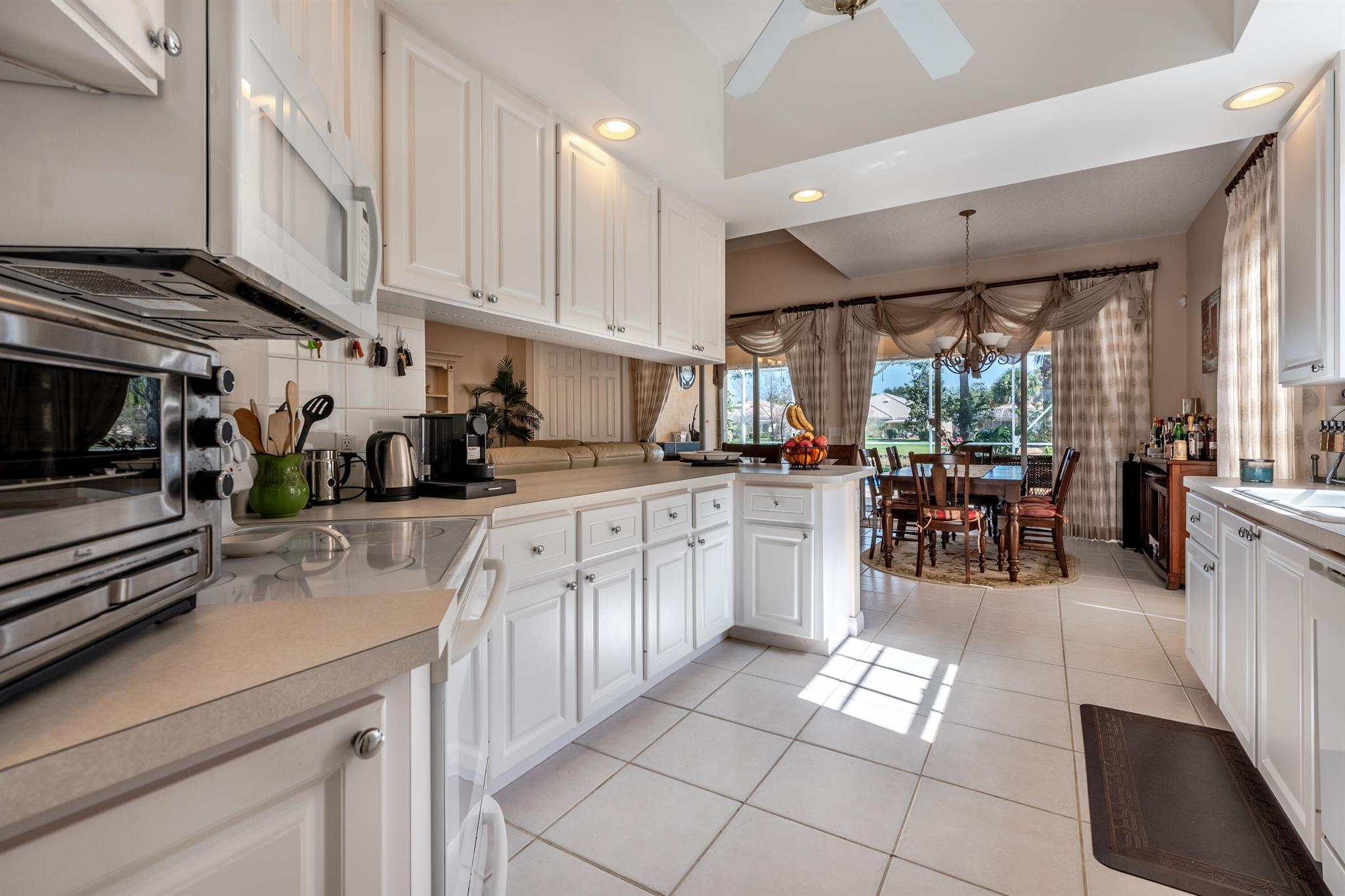 VILLAGEWALK OF WELLINGTON - Residential Lease