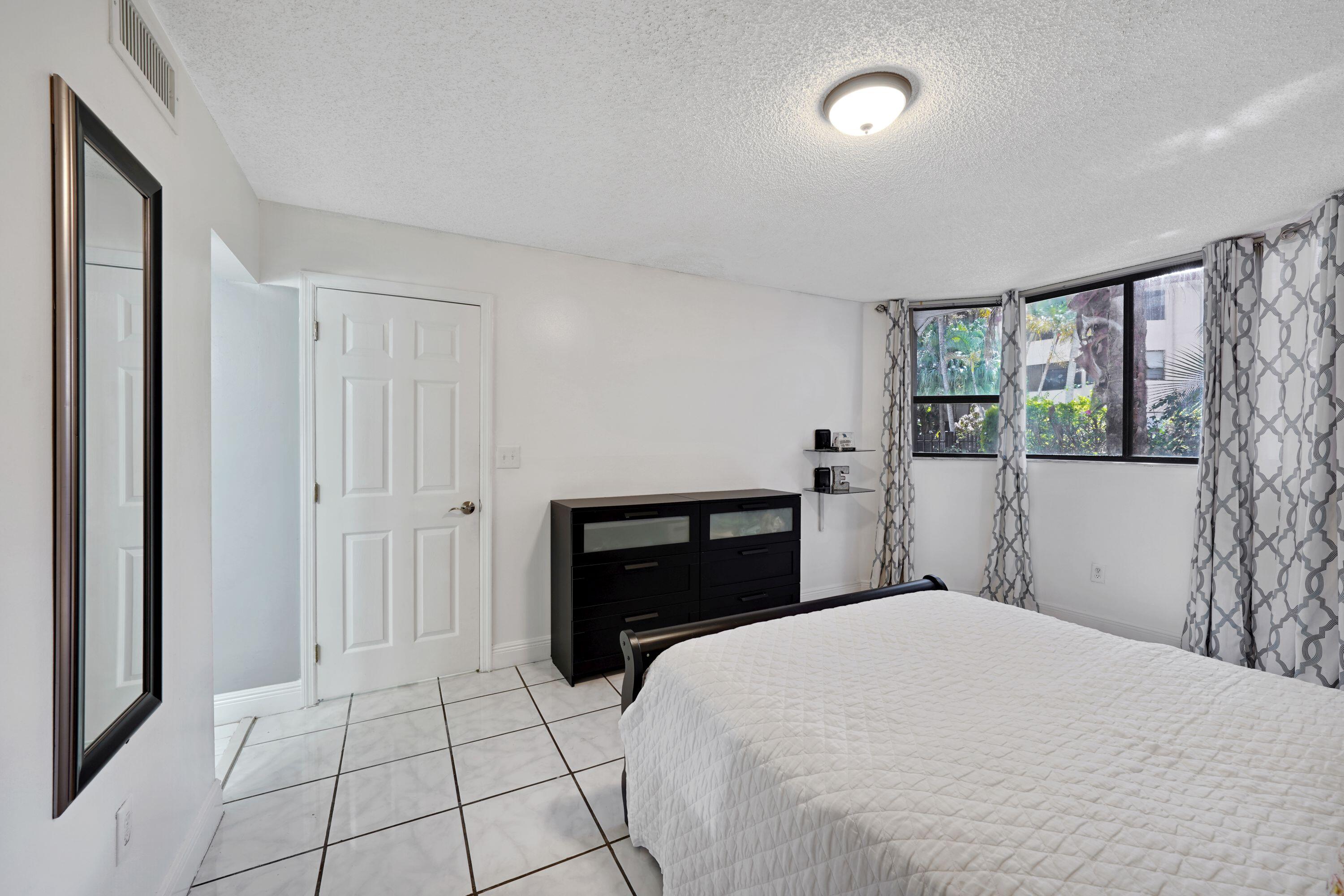PLANTATION FOREST CONDO - Residential