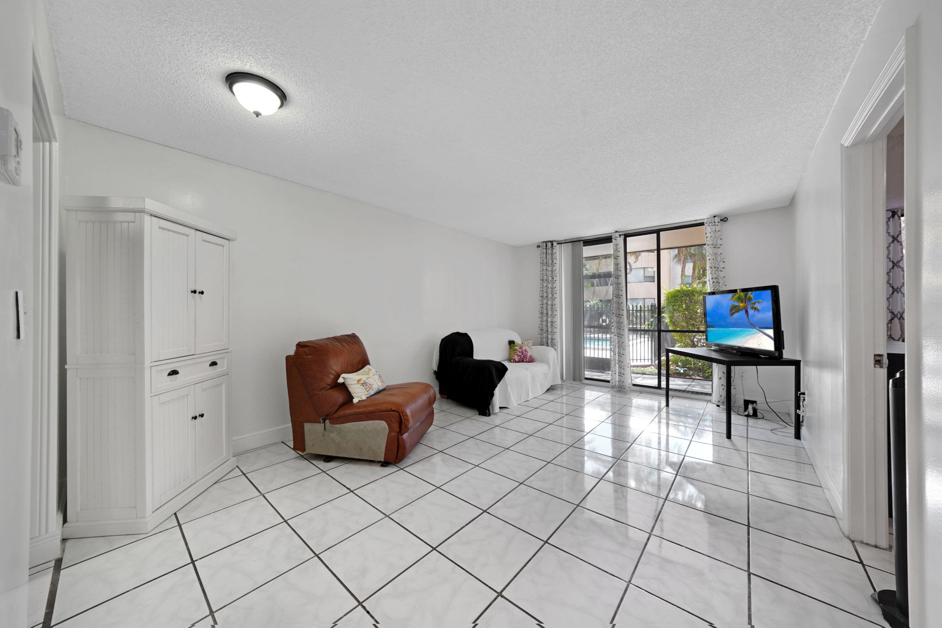 PLANTATION FOREST CONDO - Residential