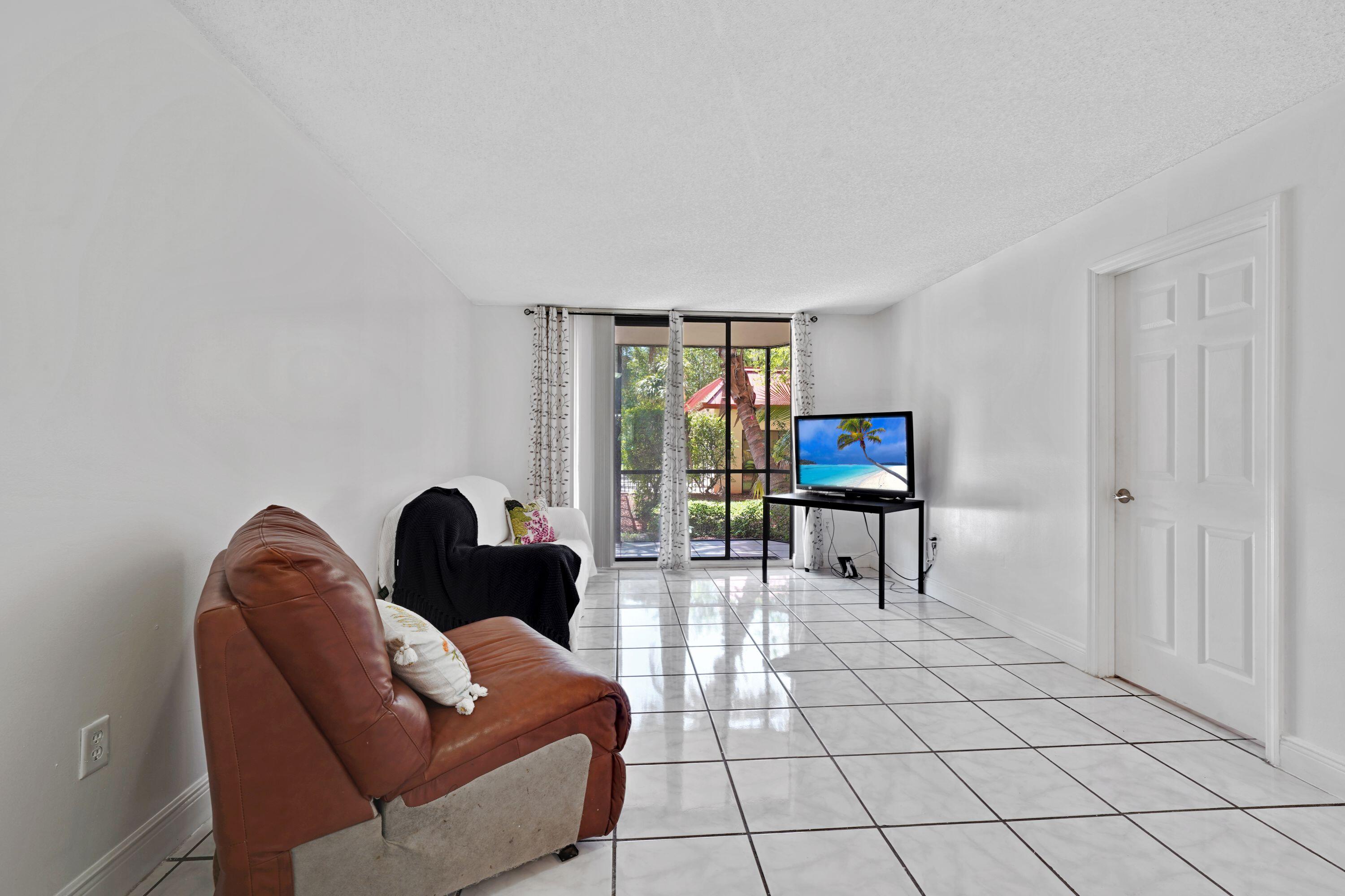 PLANTATION FOREST CONDO - Residential