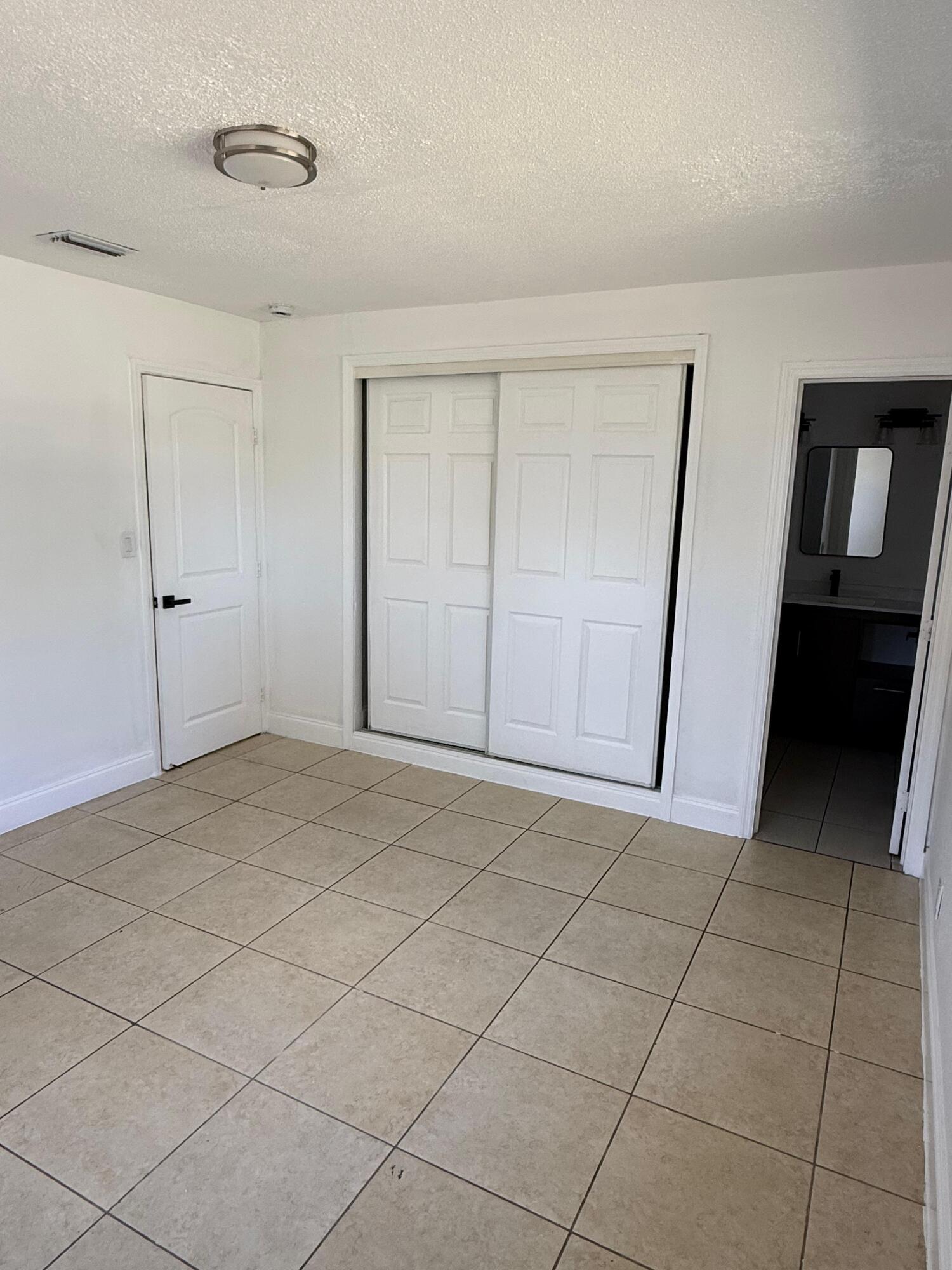 SUNRISE GOLF VILLAGE SEC 3 - Residential Lease