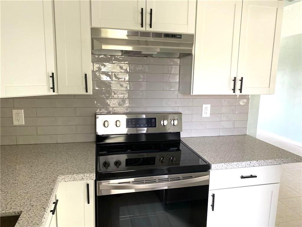 2555 NE 11th St 505