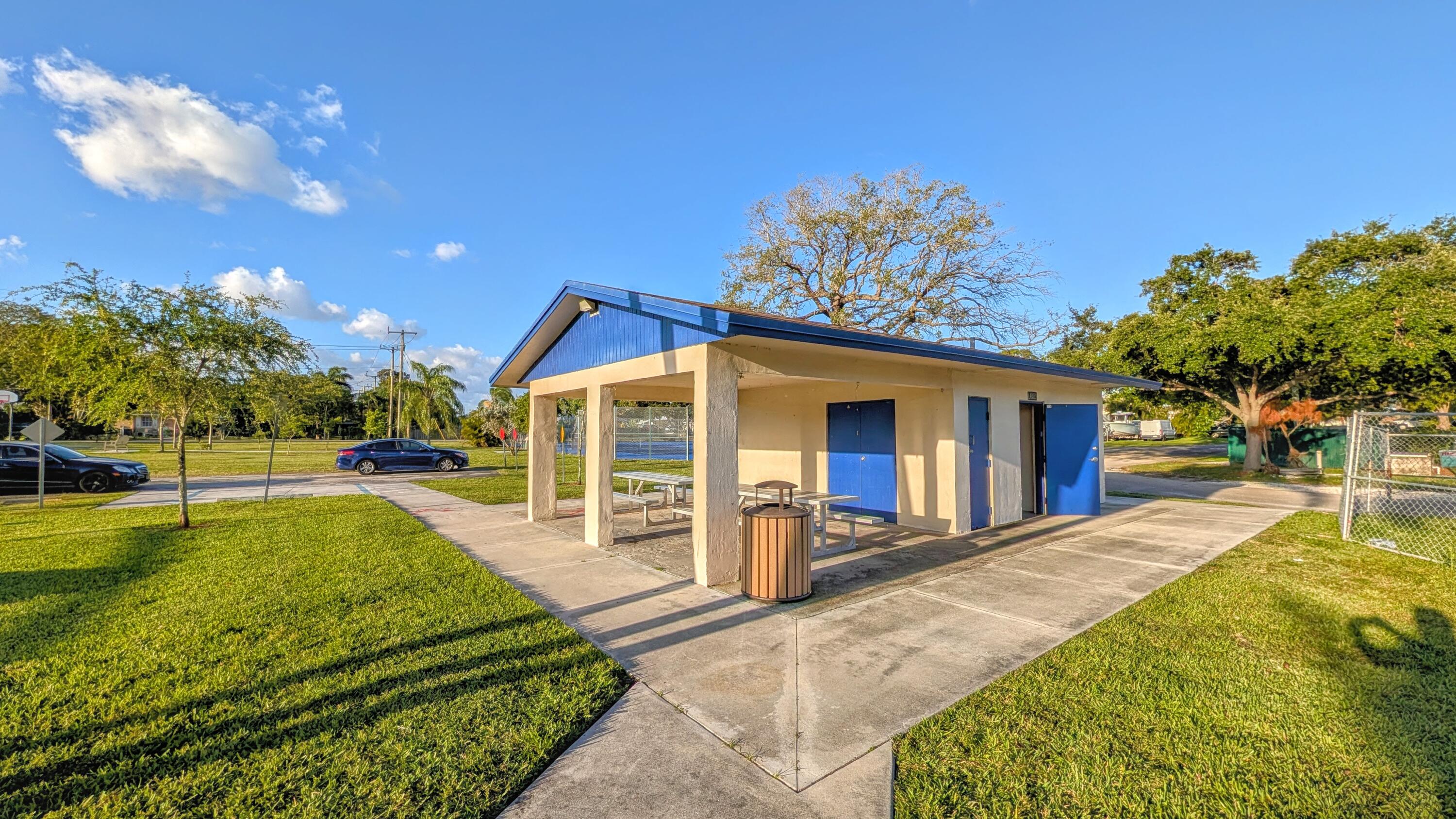 LAUREL HILLS BOYNTON BEACH - Residential Income