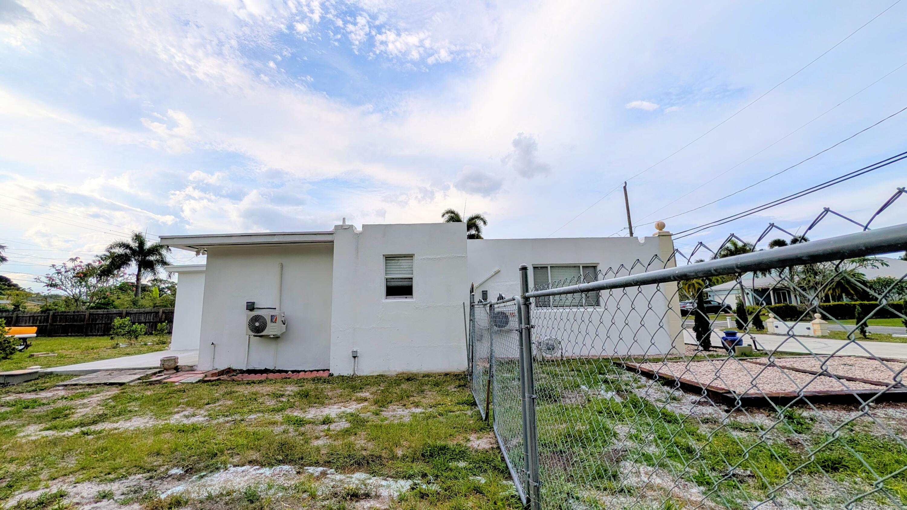 LAUREL HILLS BOYNTON BEACH - Residential Income