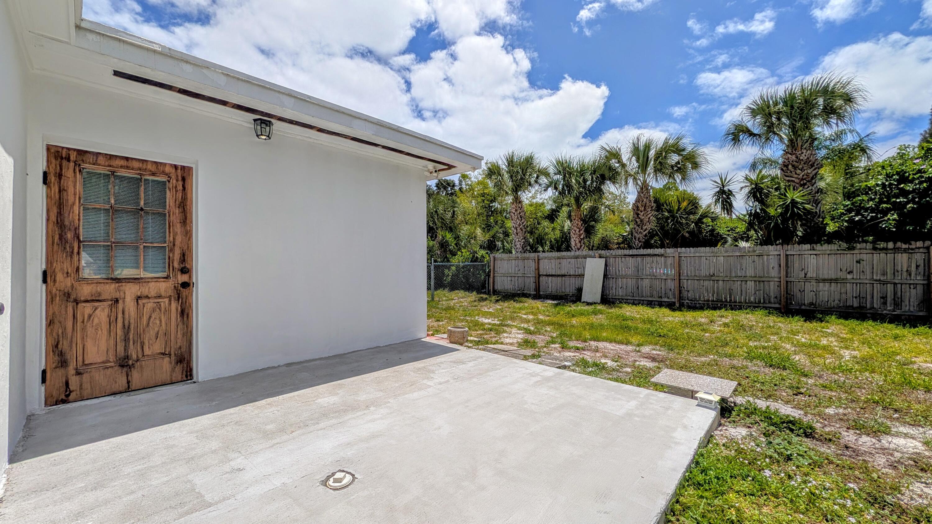 LAUREL HILLS BOYNTON BEACH - Residential Income