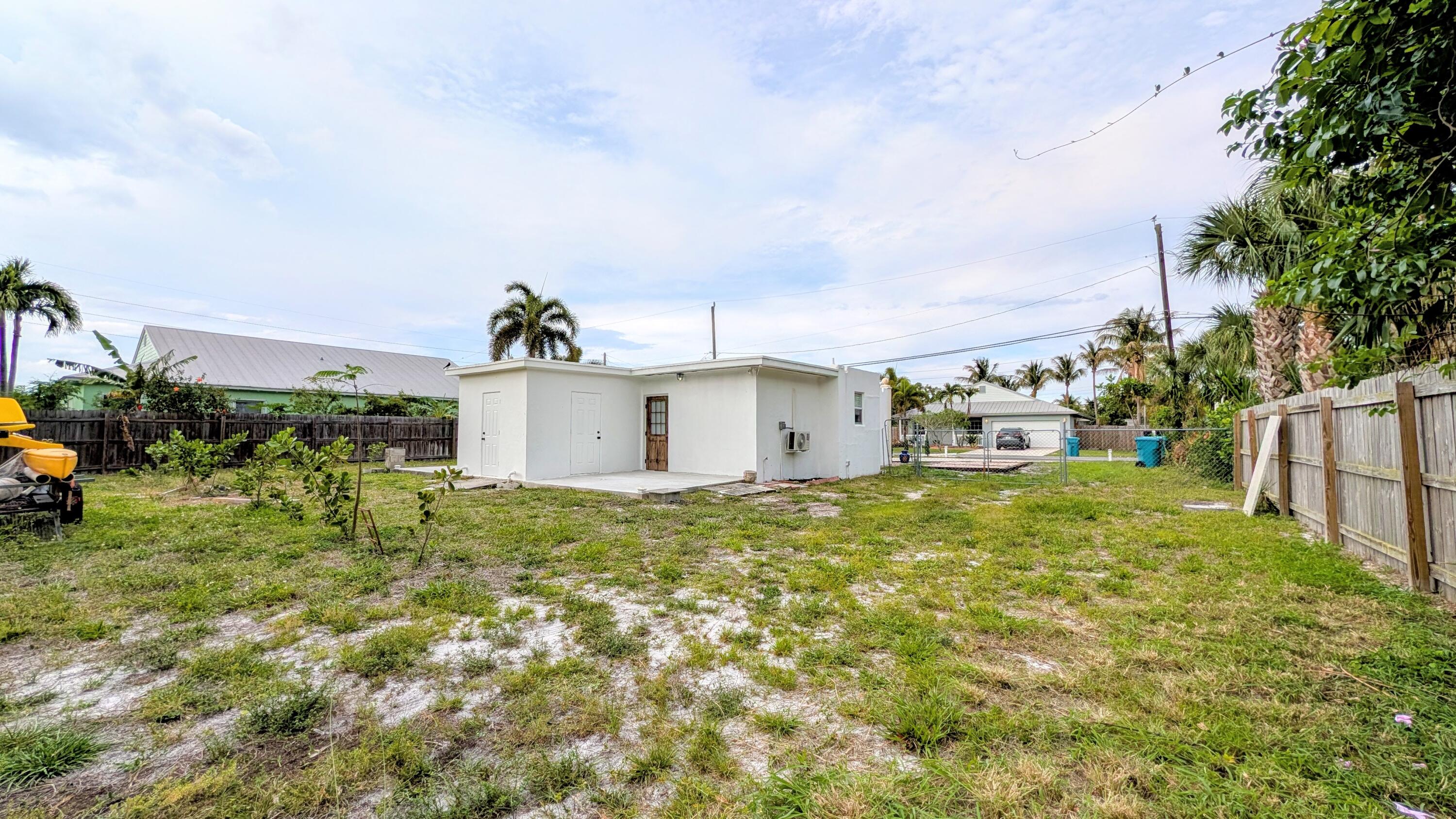 LAUREL HILLS BOYNTON BEACH - Residential Income