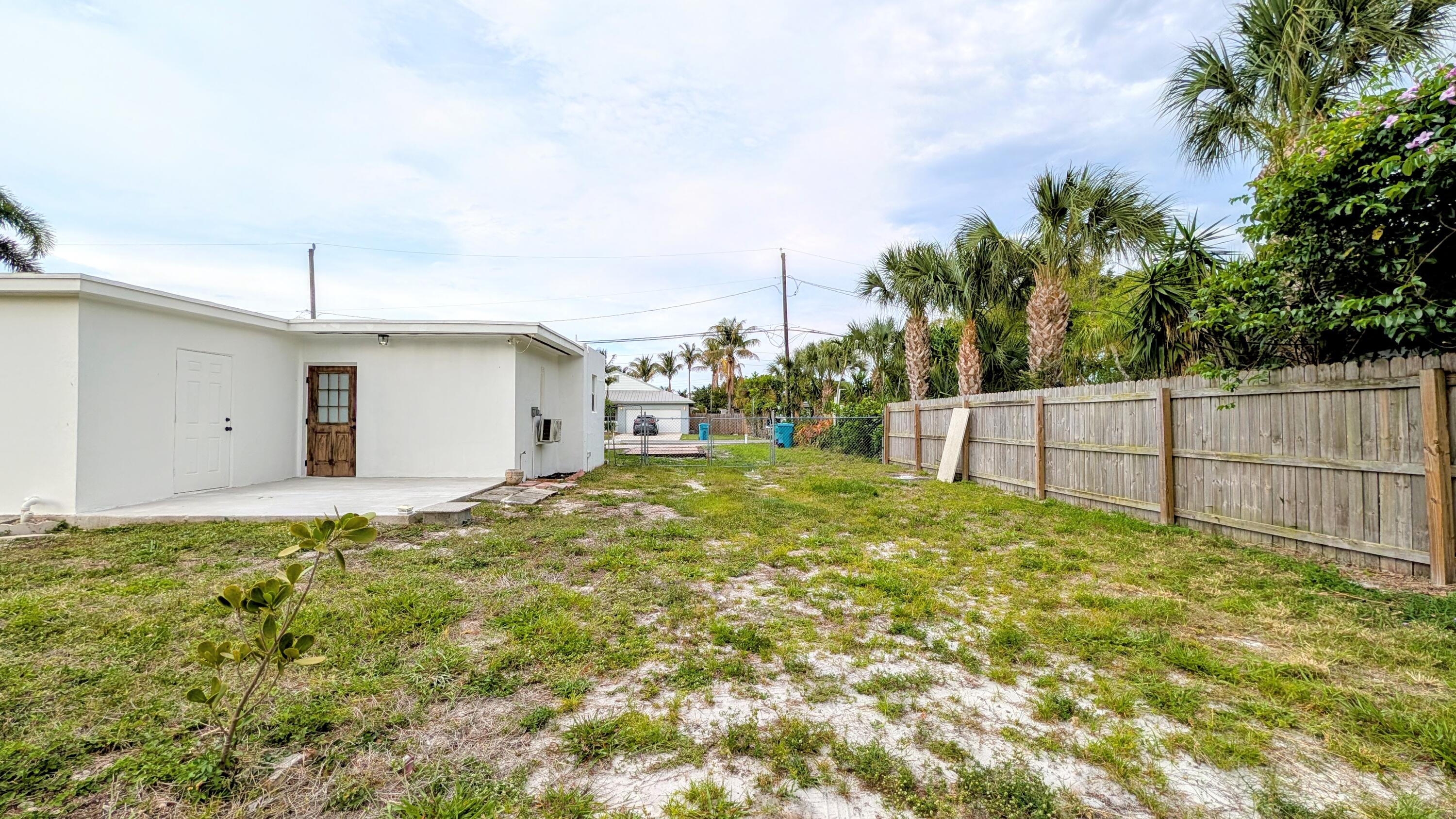 LAUREL HILLS BOYNTON BEACH - Residential Income