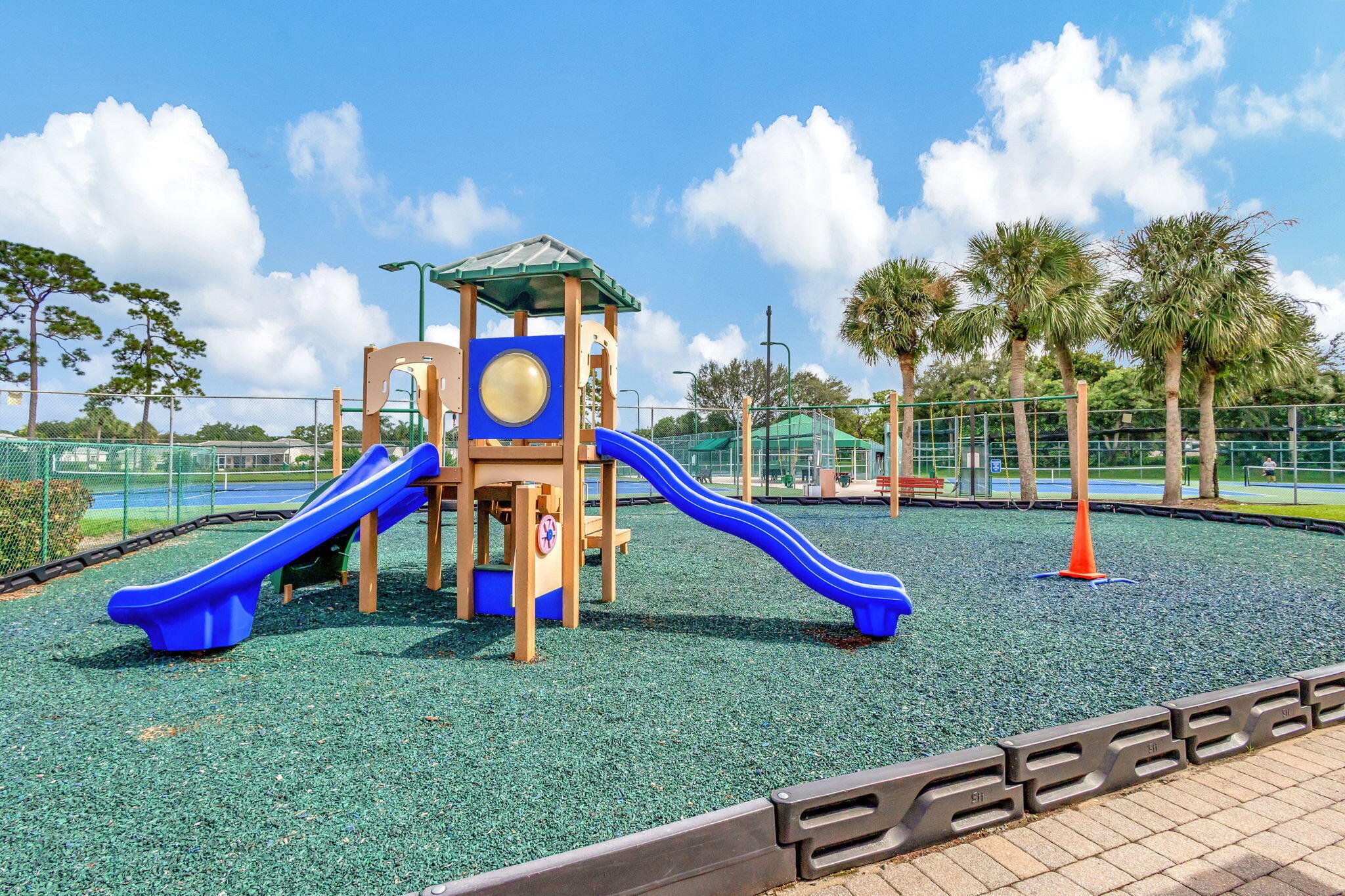 RIVER BRIDGE PAR 2F - Residential