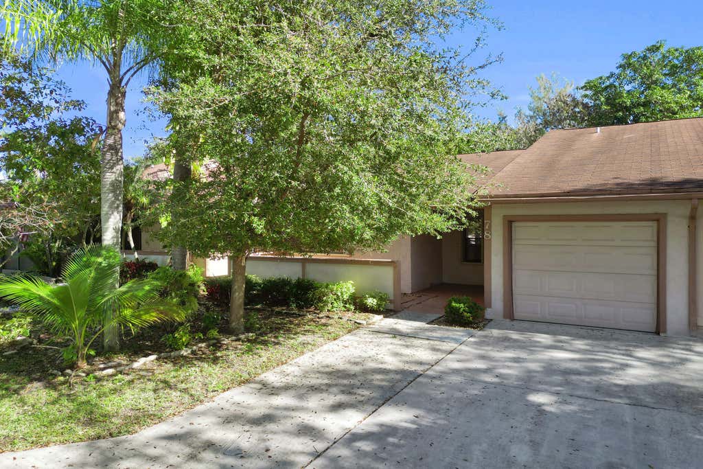 Photo of 78 Mayfair Lane #78, Boynton Beach, FL 33426 (MLS # B26049510)