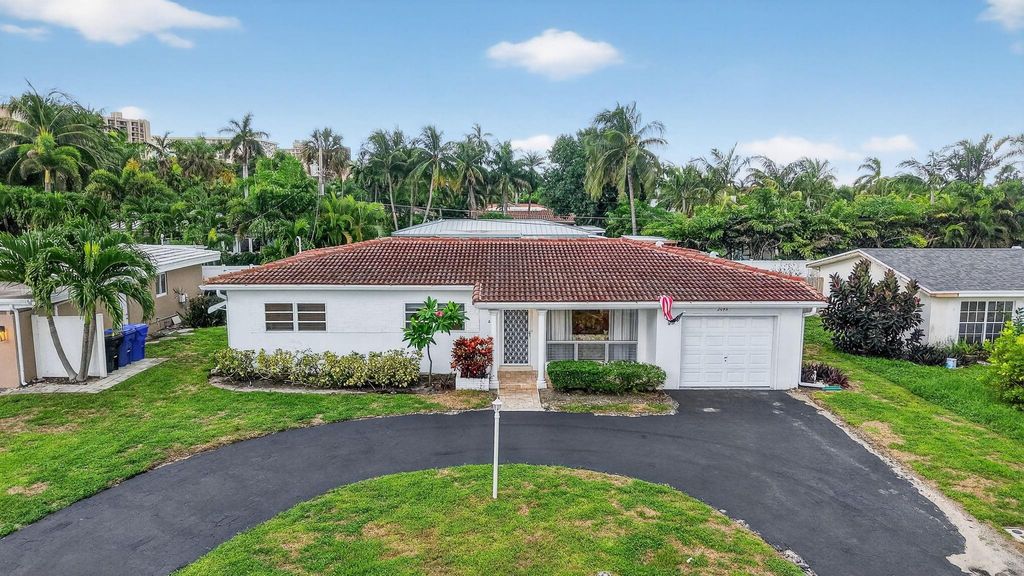 Photo of 2048 Coco Palm Place, Pompano Beach, FL 33062 (MLS # F10526109)